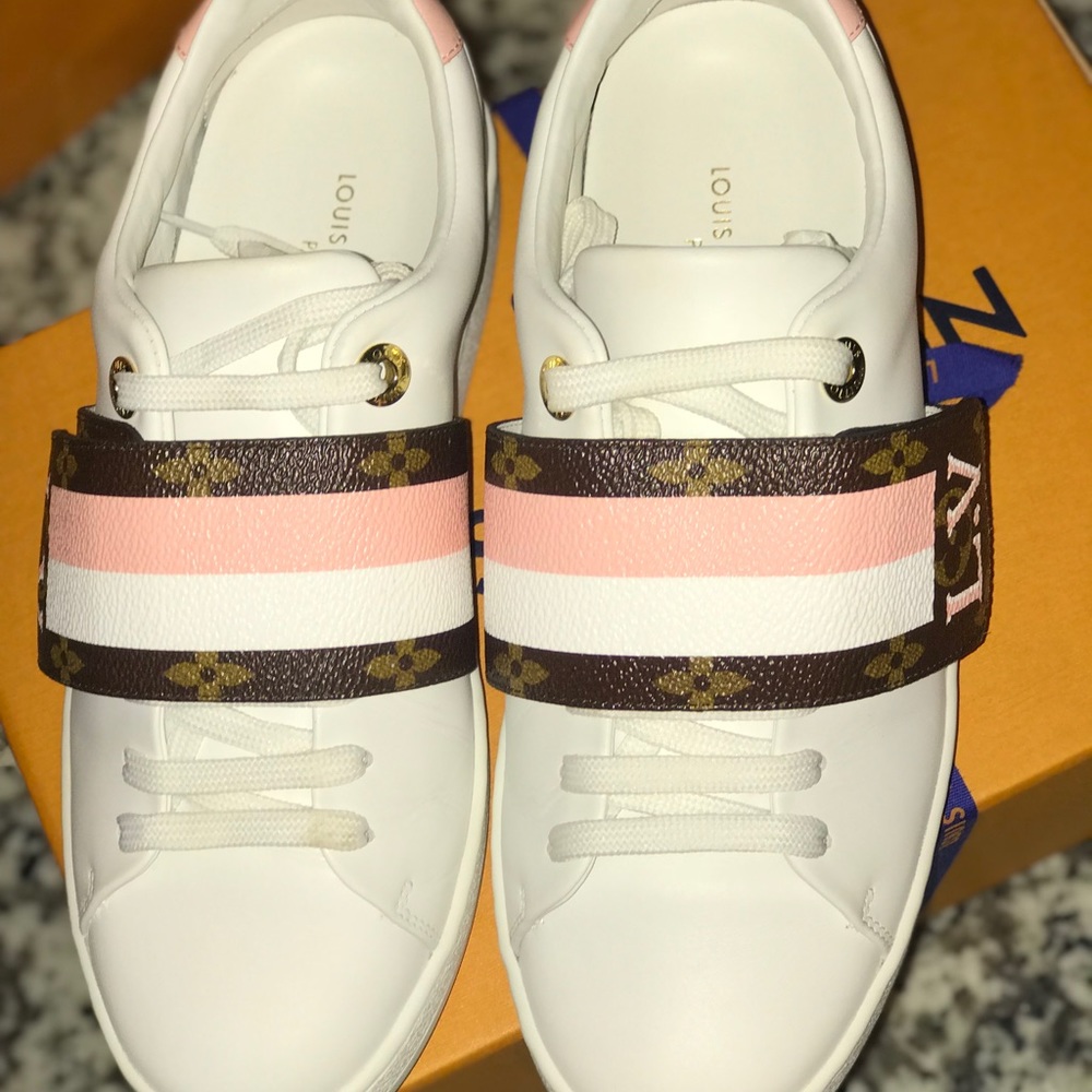 Louis Vuitton front row sneakers - Picture 3 of 7